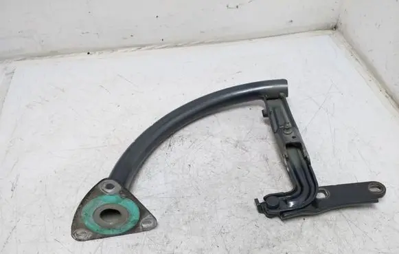 Volkswagen PASSAT B7 Tailgate/trunk/boot hinge 3C5827302B