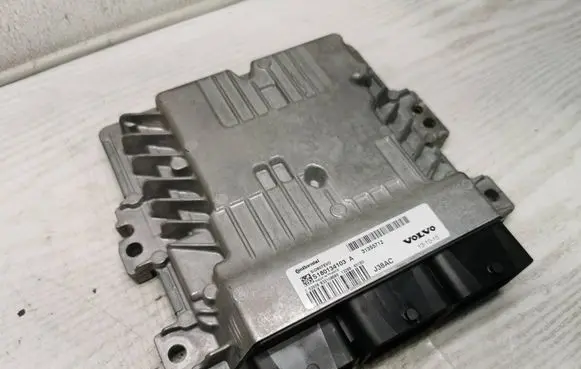 Volvo V40 Engine control unit/module S180134103A 31355712