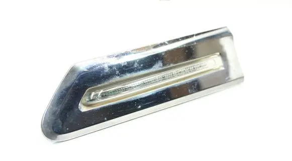 BMW 7 F01 F02 F03 F04 Front fender indicator light 63137203372 6750100001