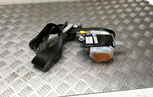 Hyundai i40 Front seatbelt 888103Z000TX