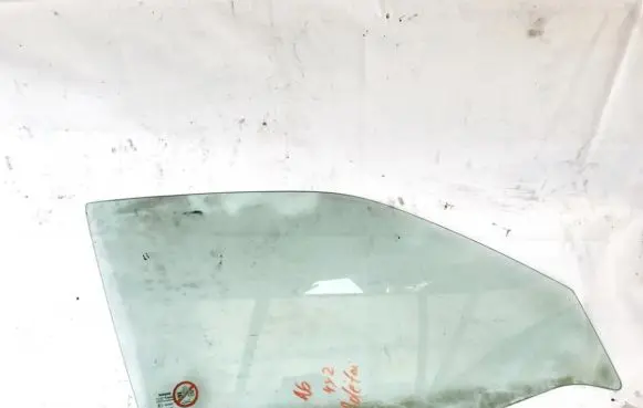 Nissan Primera Front door window glass four-door