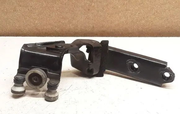 Volkswagen Transporter - Caravelle T5 Sliding door middle roller runner 7H0843336D