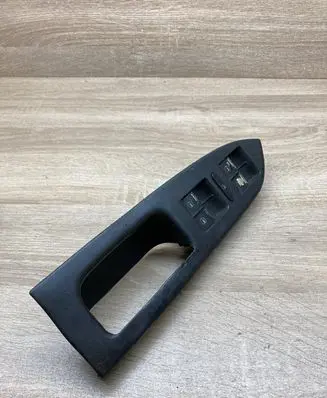 Volkswagen Touran I Electric window control switch 1T1867371F