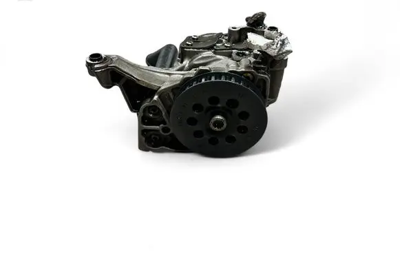 Volkswagen PASSAT B8 Oil pump 04L1452081