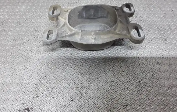 Audi A6 S6 C6 4F Engine mounting bracket 4B0199335L