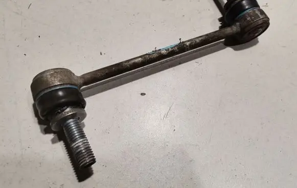 Front anti-roll bar/stabilizer link