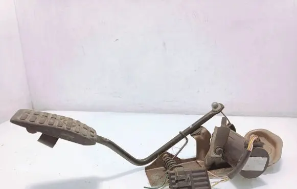 Nissan Almera N16 Accelerator throttle pedal 189195M300 0281002425 087200174