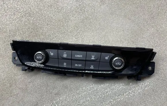 Opel Insignia B Climate control unit 39113538