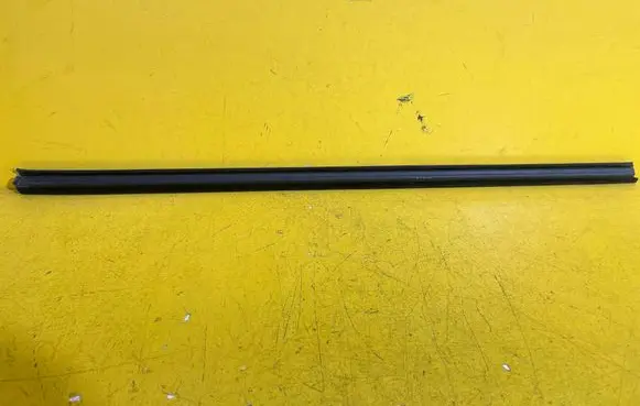Ford Focus Front door trim (molding) 