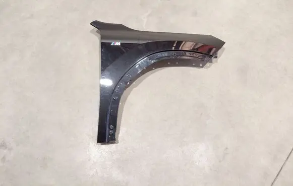 BMW X1 U11 Fender 