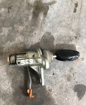 Opel Insignia A Front door lock (next to the handle) ZP5