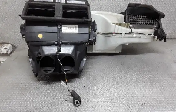 Volvo V70 Interior heater climate box assembly P30767358