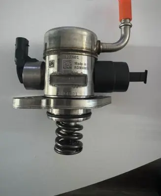 Audi A6 S6 C8 4K Fuel injection high pressure pump 06Q127025R