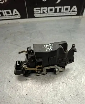 Mercedes-Benz E W210 Front door lock 2027203535