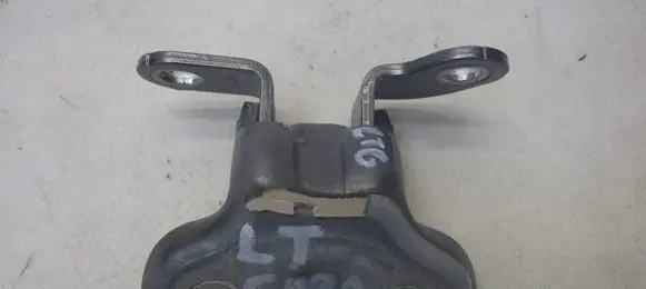 Toyota Auris E180 Rear door upper hinge