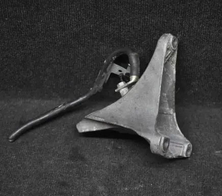 Volkswagen Touareg II Engine mounting bracket 7L8199308A