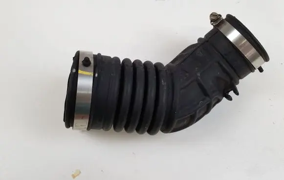 Nissan Juke I F15 Air intake hose/pipe