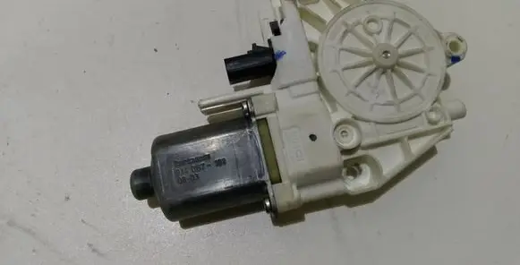 Dodge Journey Front door window regulator motor 0130822528 914067101
