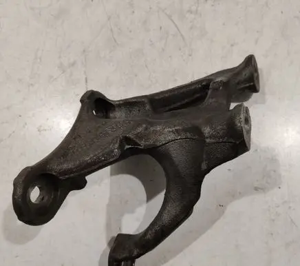 Peugeot 5008 Engine mounting bracket 9687262980