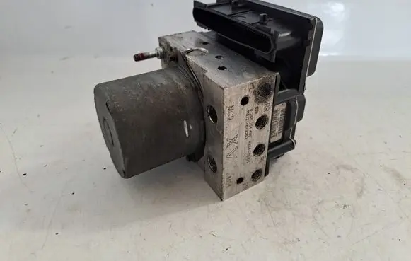 Toyota Avensis T270 ABS Pump 0265251490 4405005170 4454005100