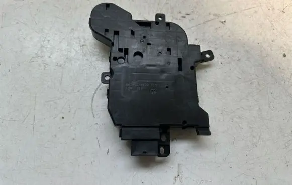 Toyota Yaris XP210 A/C air flow flap actuator/motor 0638009100