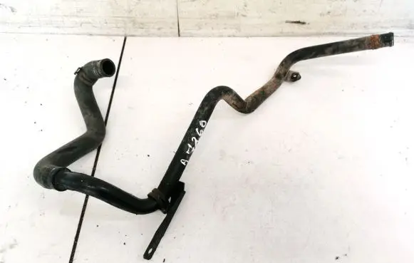 Volkswagen Touran I Engine coolant pipe/hose