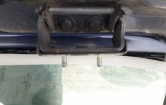 Ford Focus Tailgate/trunk/boot hinge