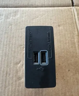 Volvo XC90 USB socket connector 31407038