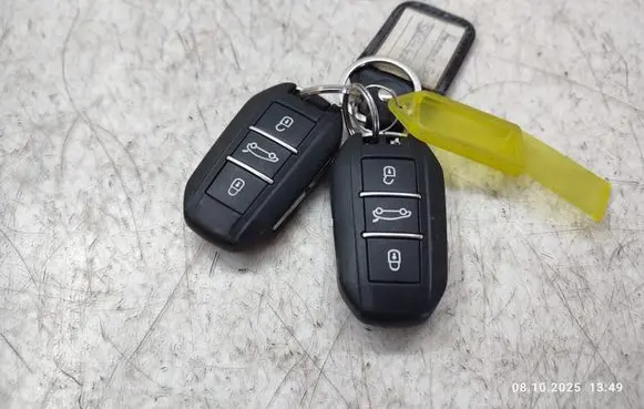 Peugeot 508 RXH Ignition key/card 