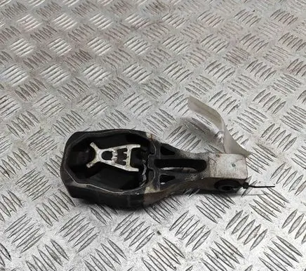 Engine mount bracket