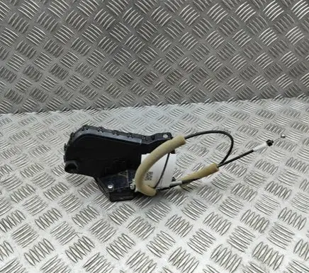 Toyota Land Cruiser (J200) Rear door lock 6905033120