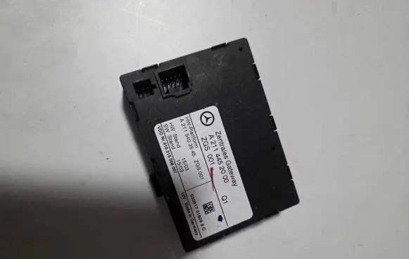 Mercedes-Benz E W211 Gateway control module A2114452000