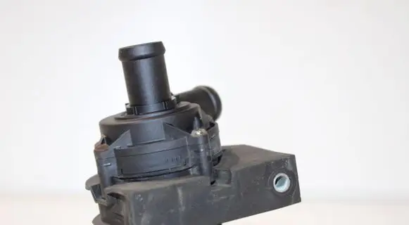 Volkswagen Golf VII Electric auxiliary coolant/water pump 5Q0965567