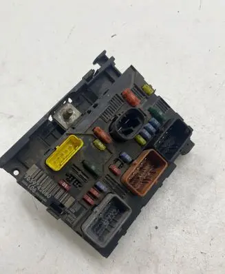Peugeot 307 Fuse module 9659742080