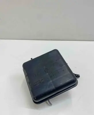 Vacuum air tank