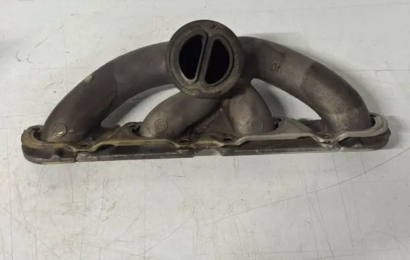BMW 8 G15 Exhaust manifold 8681196
