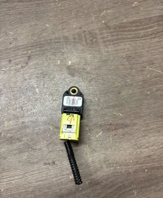 Toyota Auris 150 Airbag deployment crash/impact sensor 8983102080 0557659653