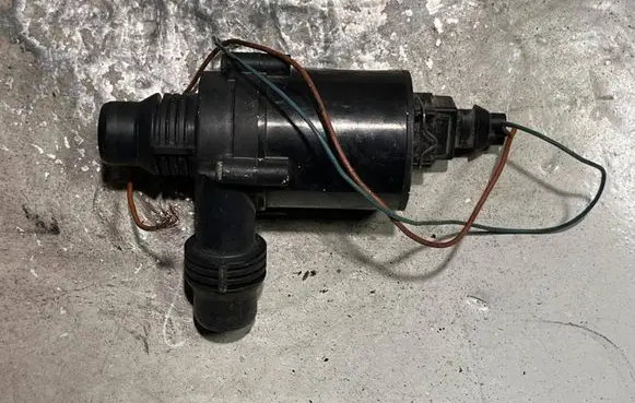BMW X5 E53 Coolant heater control valve 6411690781102 70207814