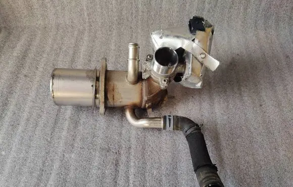 Audi A6 C7 EGR valve cooler 04L131512A 180216 181598