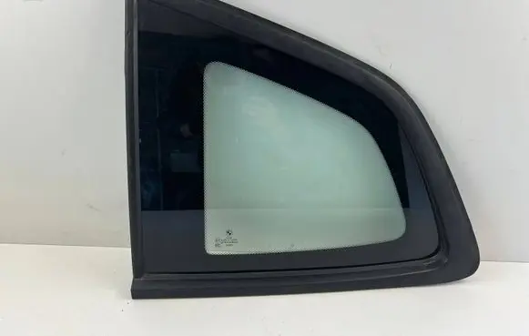 BMW X3 G01 Rear vent window glass 7388841