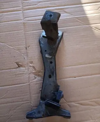 Audi A3 S3 8V Fender mounting bracket 8V0822136C