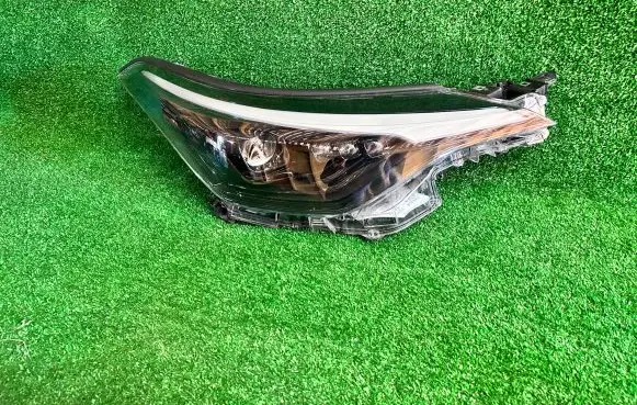 Toyota C-HR I Headlight/headlamp 81110YP280
