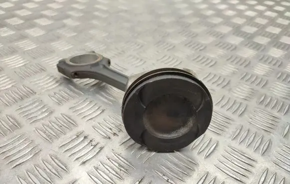 Mercedes-Benz A W176 Piston with connecting rod
