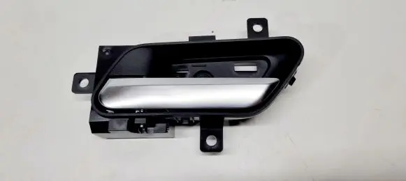 Nissan Qashqai J12 Rear door interior handle 806716UA0A