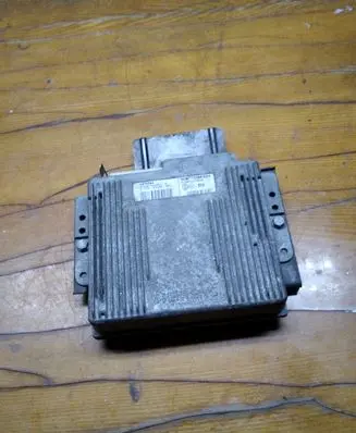 Renault Espace - Grand espace IV Engine control unit/module 7700101602