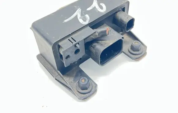 Mercedes-Benz E W211 Glow plug pre-heat relay 0255452832