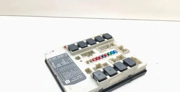 Nissan Pathfinder R51 Fuse module 284B7EB31C