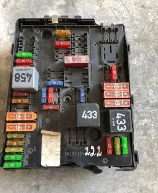 Volkswagen Caddy Fuse module 1K0937124K