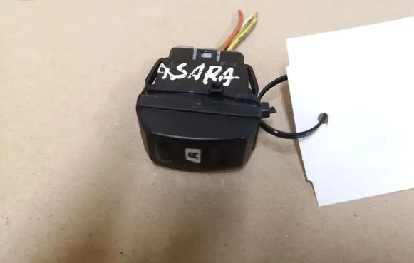 Citroen Xsara Picasso Electric window control switch 22681