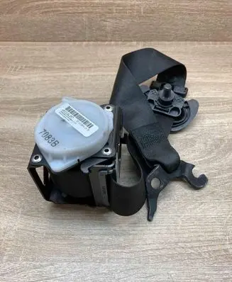 BMW X3 F25 Front seatbelt 7258431 S1725843107